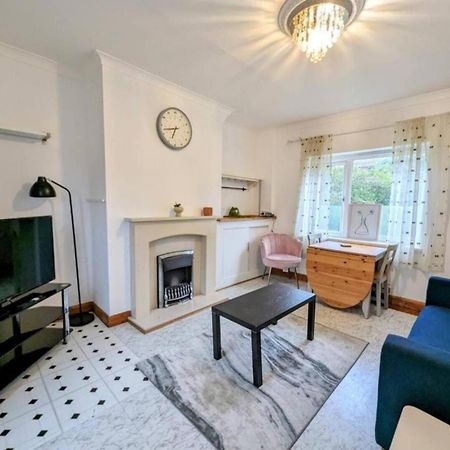 2 Bedroom Home With Driveway Close To Quayside 盖茨黑德 外观 照片