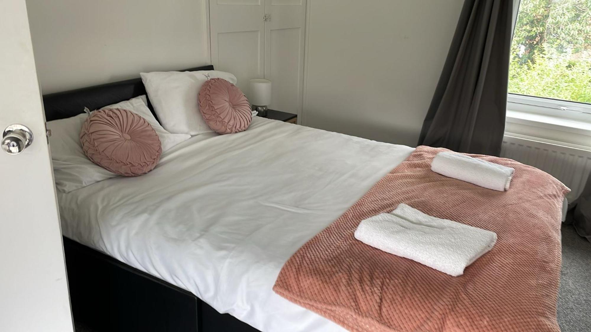2 Bedroom Home With Driveway Close To Quayside 盖茨黑德 外观 照片